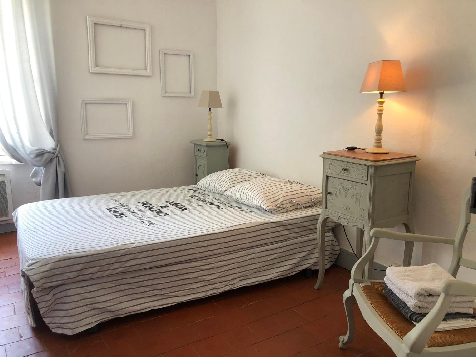 Le Petit Relais Du Canal Trebes Bagian luar foto